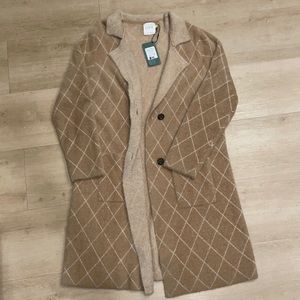 Lyssé fuzzy cardigan with collar and buttons! Brand new